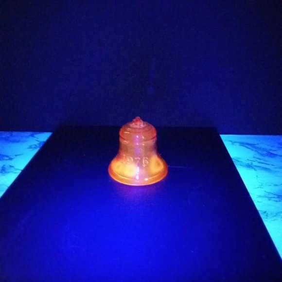 Degenhart Liberty Bell Bicentennial Paperweight Trinket Vintage - Picture 9 of 9